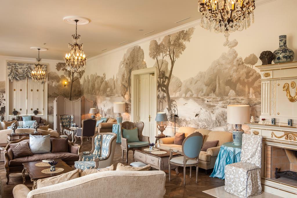 Amade Chateau Vrakúň Exteriör bild