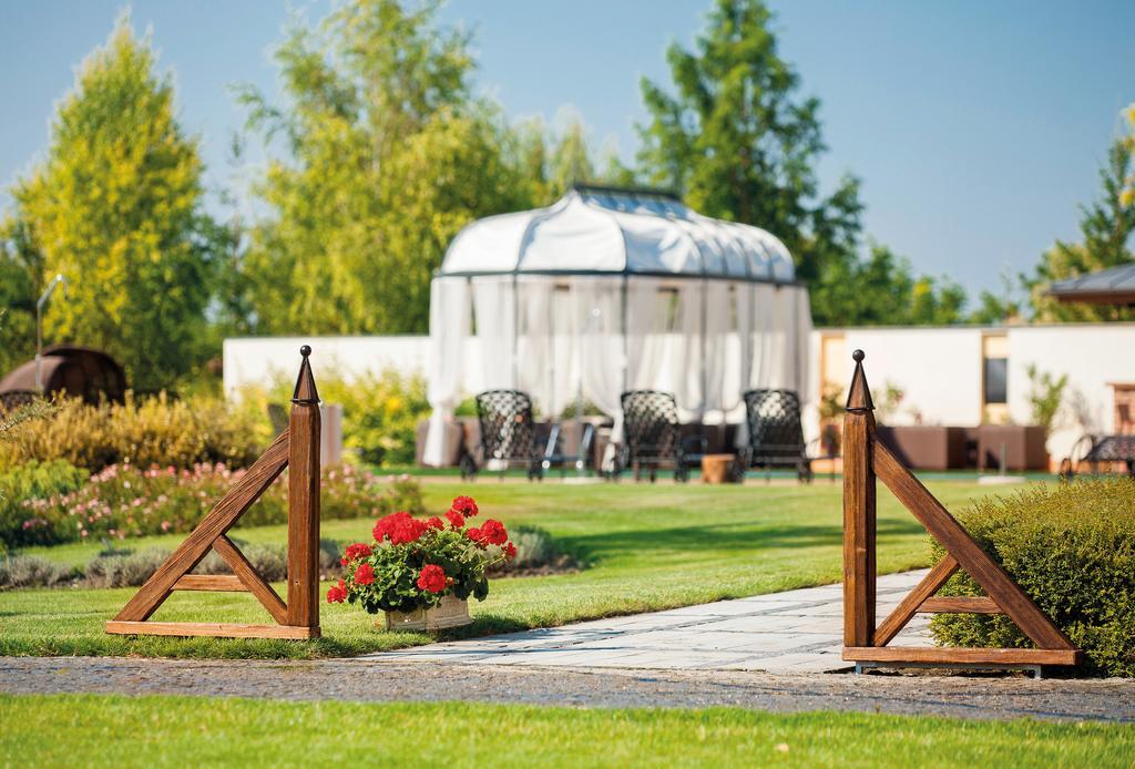 Amade Chateau Vrakúň Exteriör bild