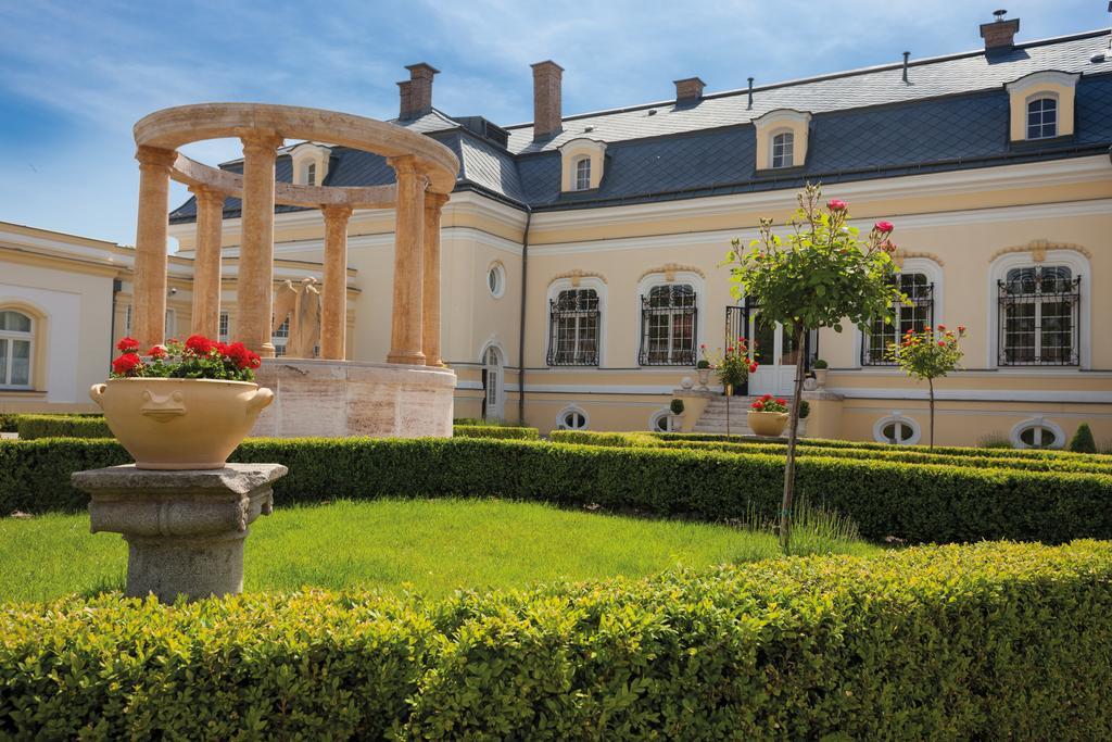 Amade Chateau Vrakúň Exteriör bild