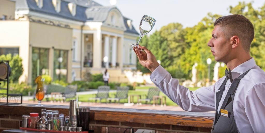 Amade Chateau Vrakúň Exteriör bild